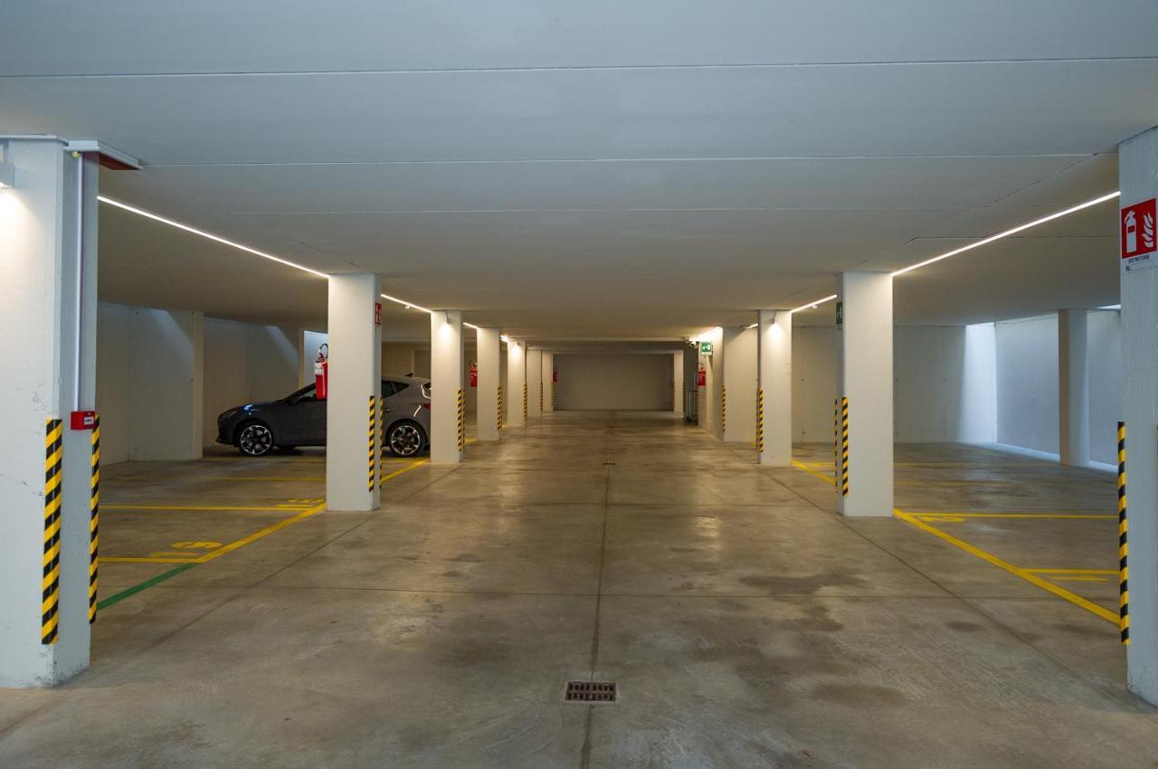 Ah Porticcioli Boutique Apartments San Felice del Benaco Buitenkant foto