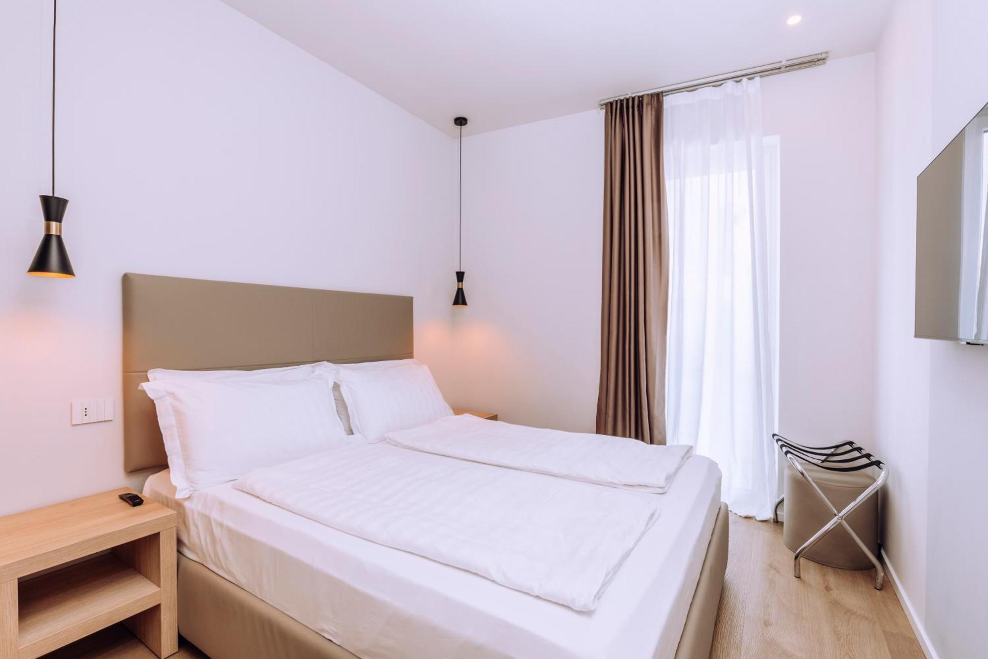 Ah Porticcioli Boutique Apartments San Felice del Benaco Buitenkant foto