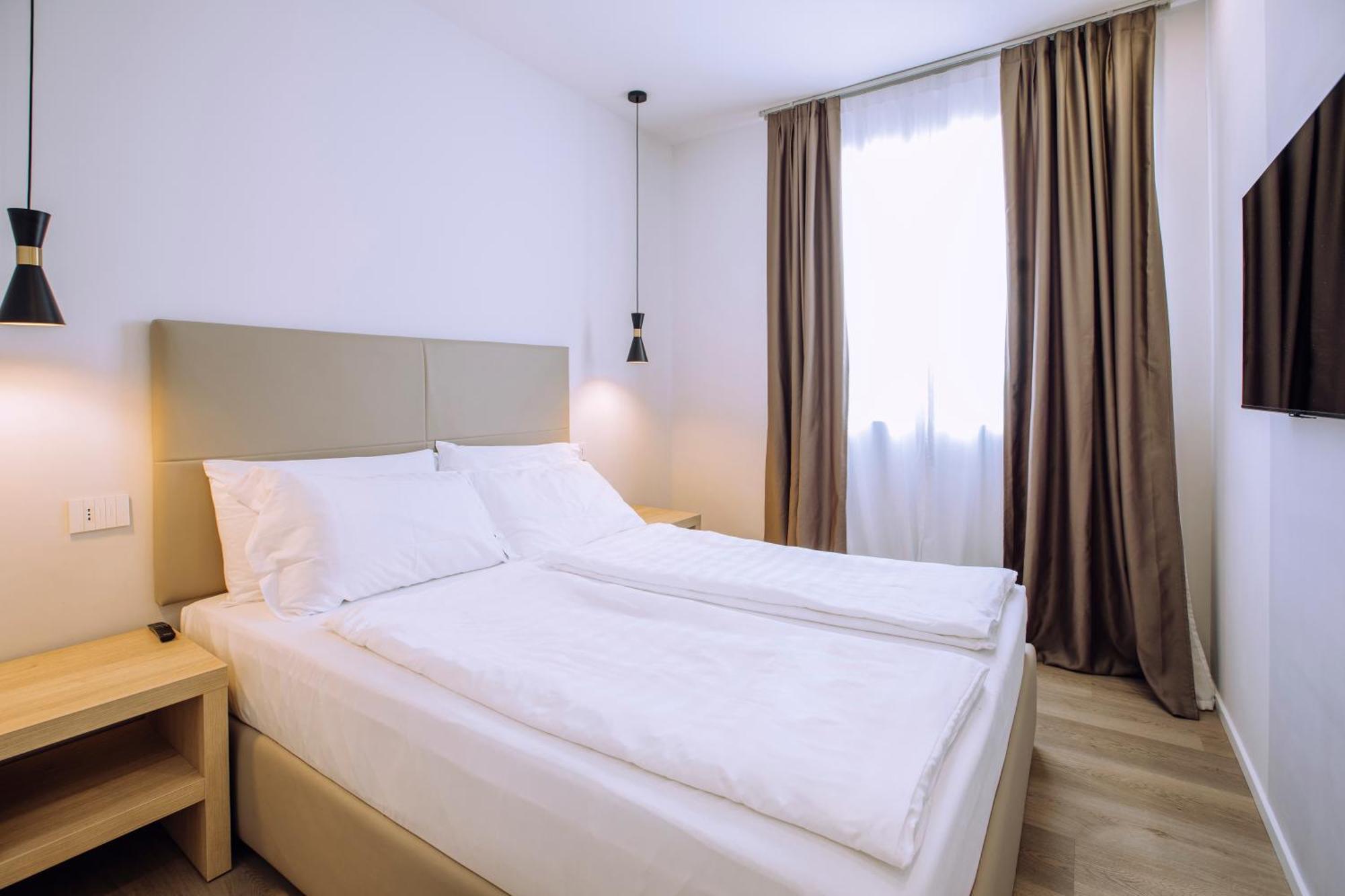 Ah Porticcioli Boutique Apartments San Felice del Benaco Buitenkant foto