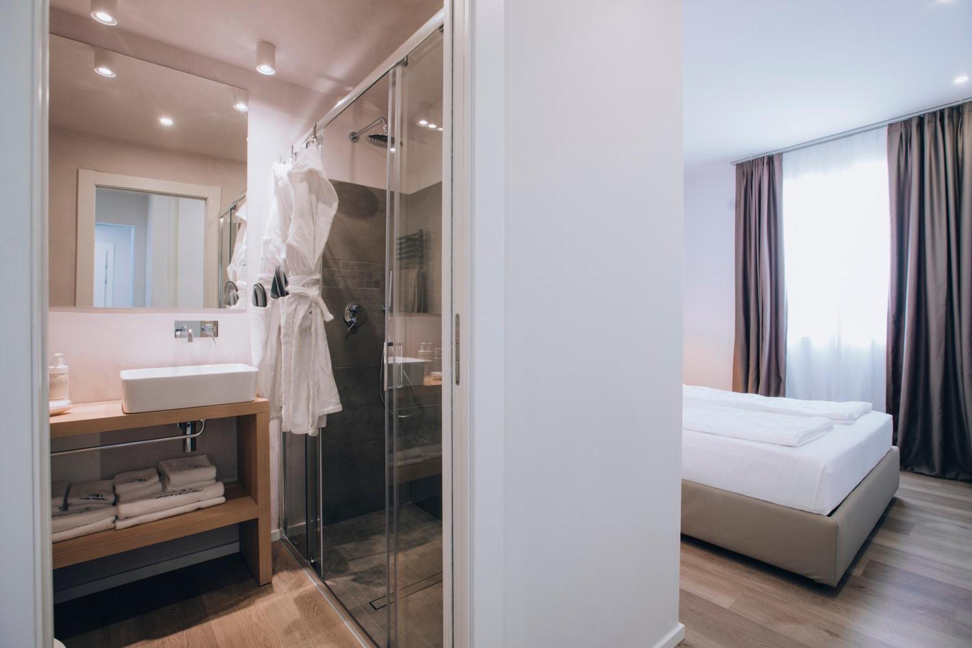 Ah Porticcioli Boutique Apartments San Felice del Benaco Buitenkant foto