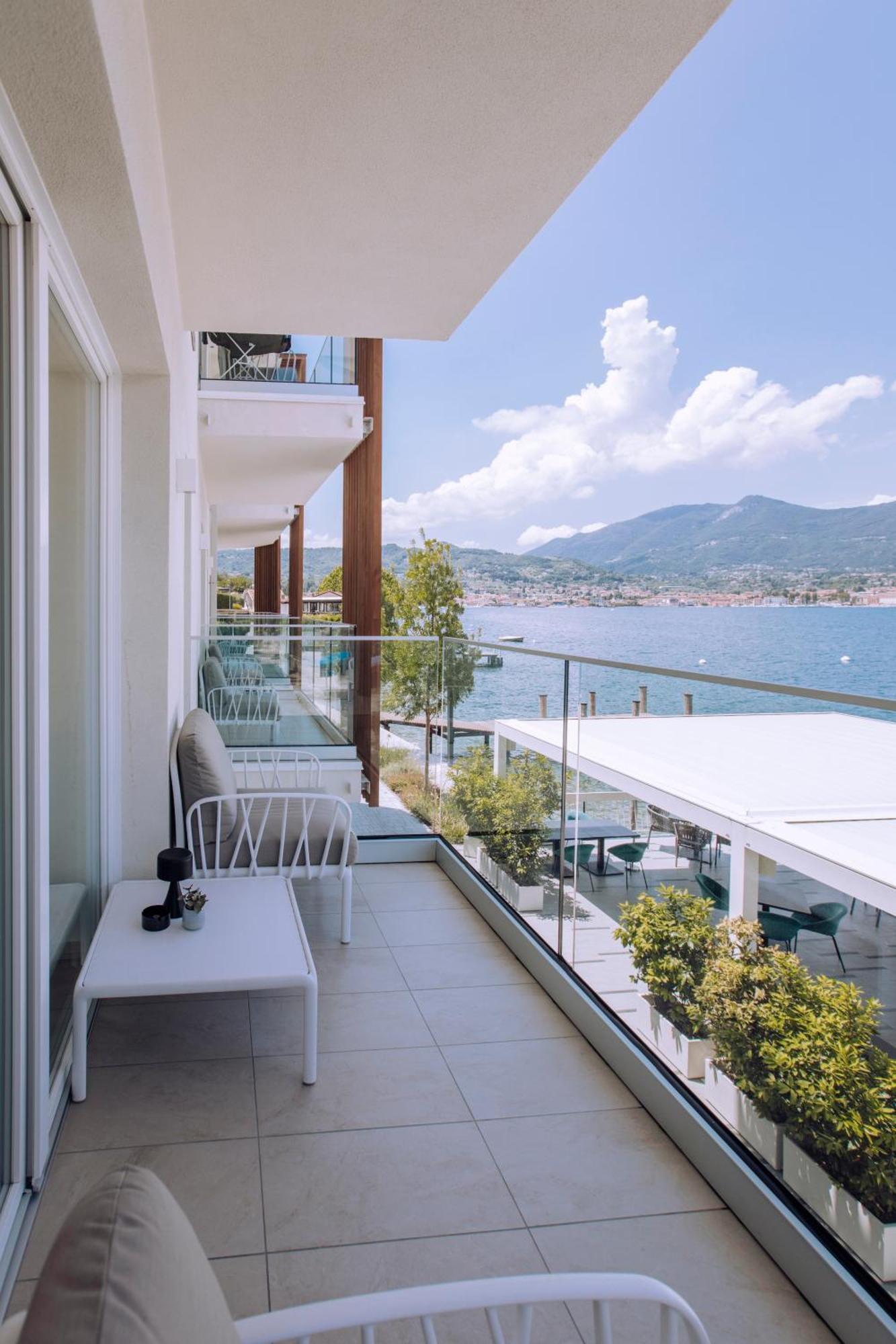 Ah Porticcioli Boutique Apartments San Felice del Benaco Buitenkant foto