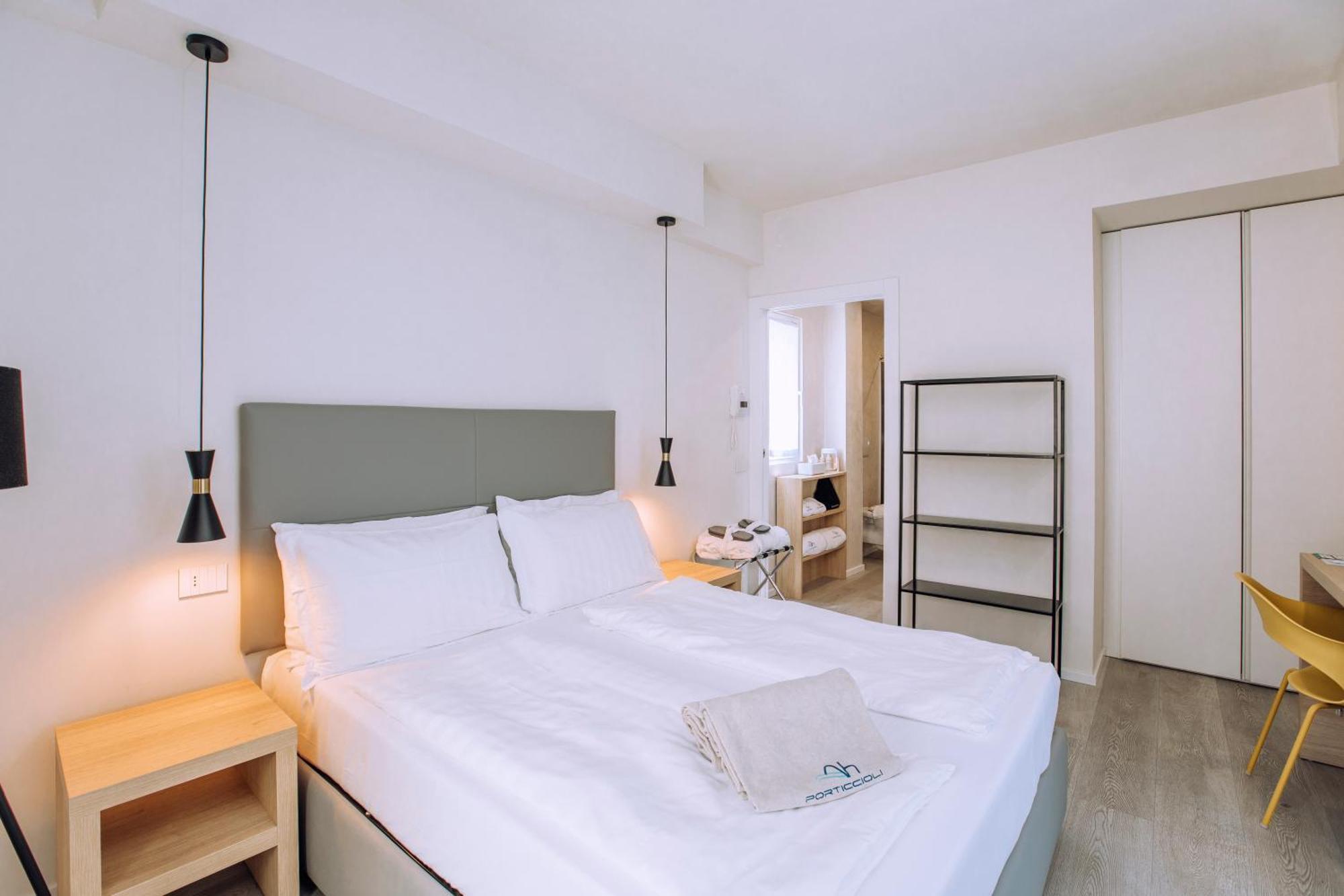 Ah Porticcioli Boutique Apartments San Felice del Benaco Buitenkant foto