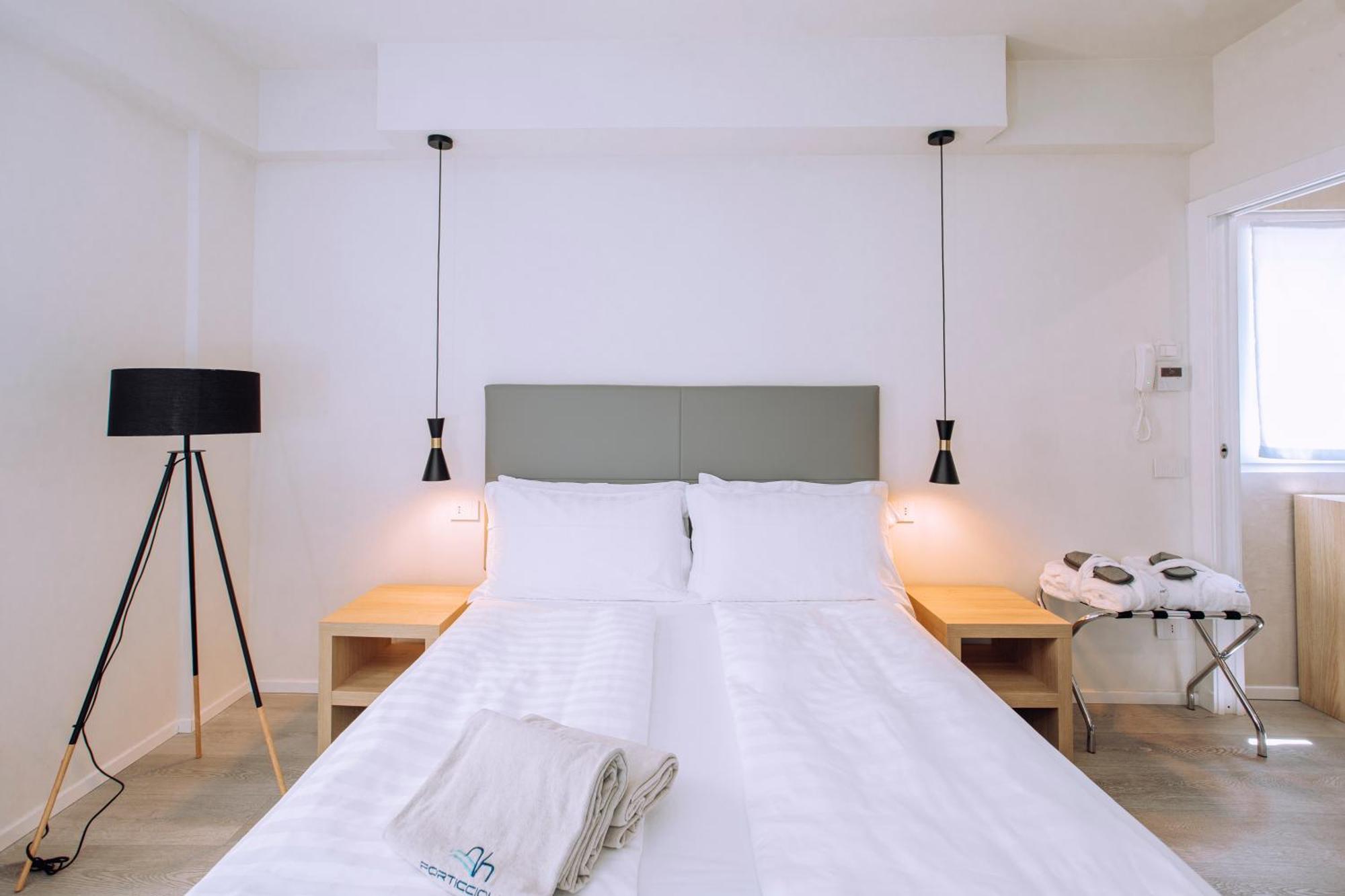 Ah Porticcioli Boutique Apartments San Felice del Benaco Buitenkant foto