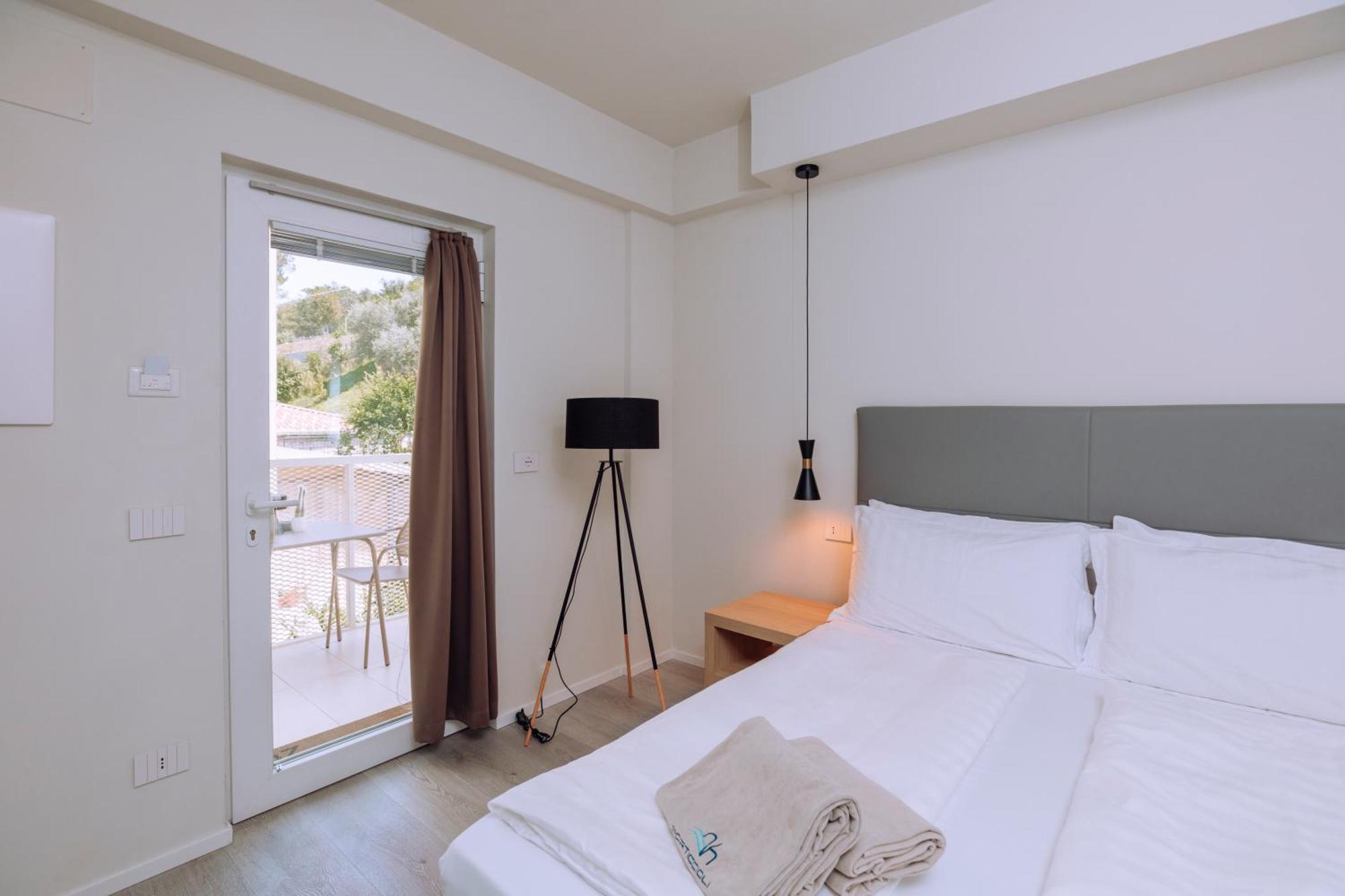Ah Porticcioli Boutique Apartments San Felice del Benaco Buitenkant foto