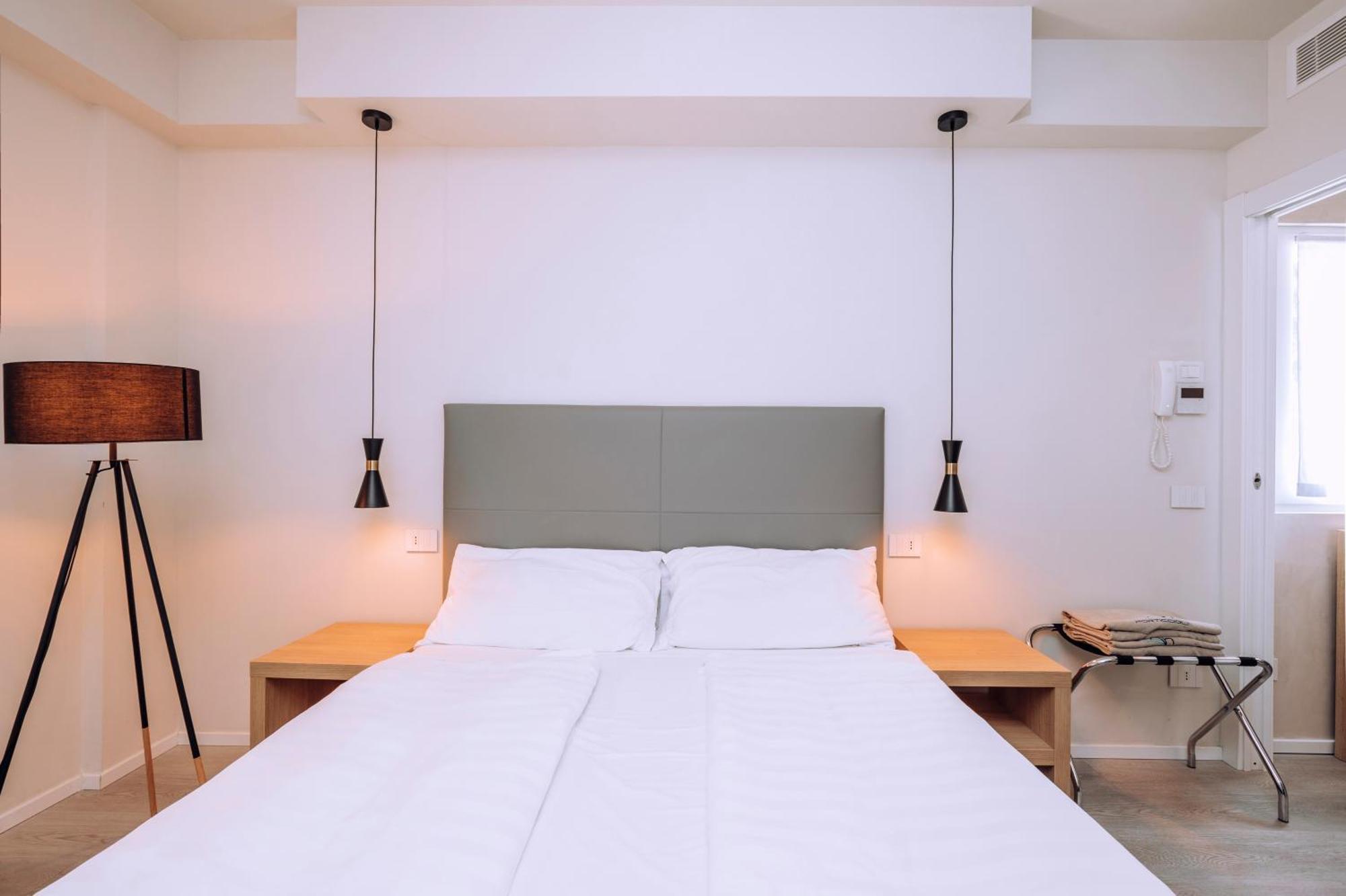 Ah Porticcioli Boutique Apartments San Felice del Benaco Buitenkant foto